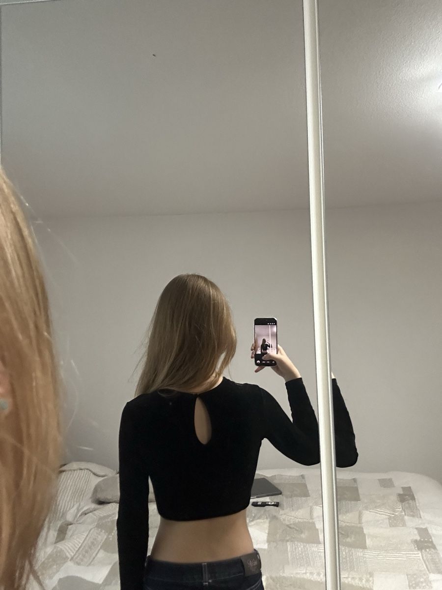 Top: Damen Top Schwarz Langarm Grösse XS – Usato da Luzern venduto da str_2s7l 1