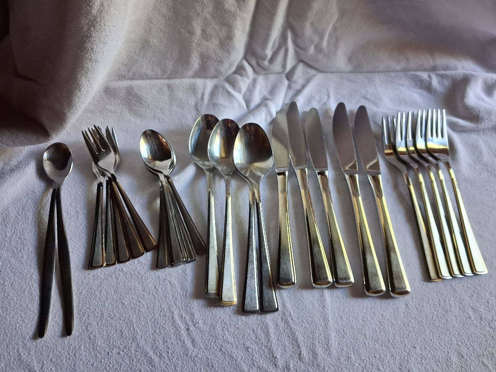Set di posate: Besteckset rostfrei Metall gebraucht – Usato da Ruschein venduto da ecf_268w 1