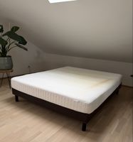 Cadre de lit avec sommier à lattes + matelas IKEA
