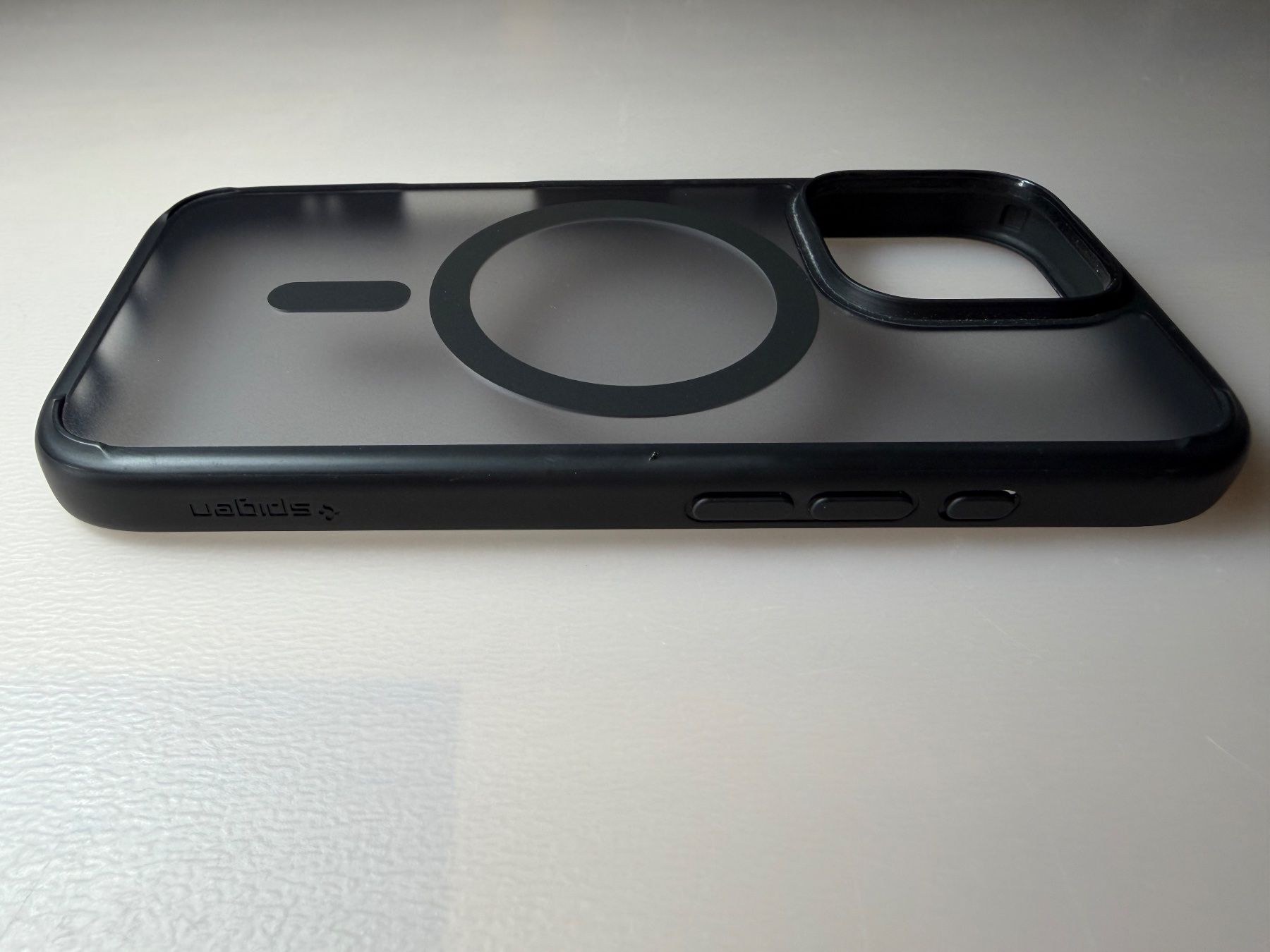 Spigen Cover & Protezioni schermo: Coque Apple iPhone 16 Pro Spigen Magsafe frost black – Usato da Botyre (Ayent) venduto da dam_nlm2 4