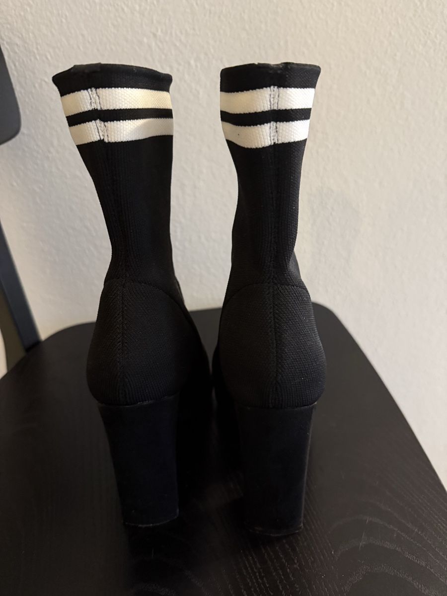 Scarpe da donna: Stivali con tacco – Usato da Bioggio venduto da M.M.O 2