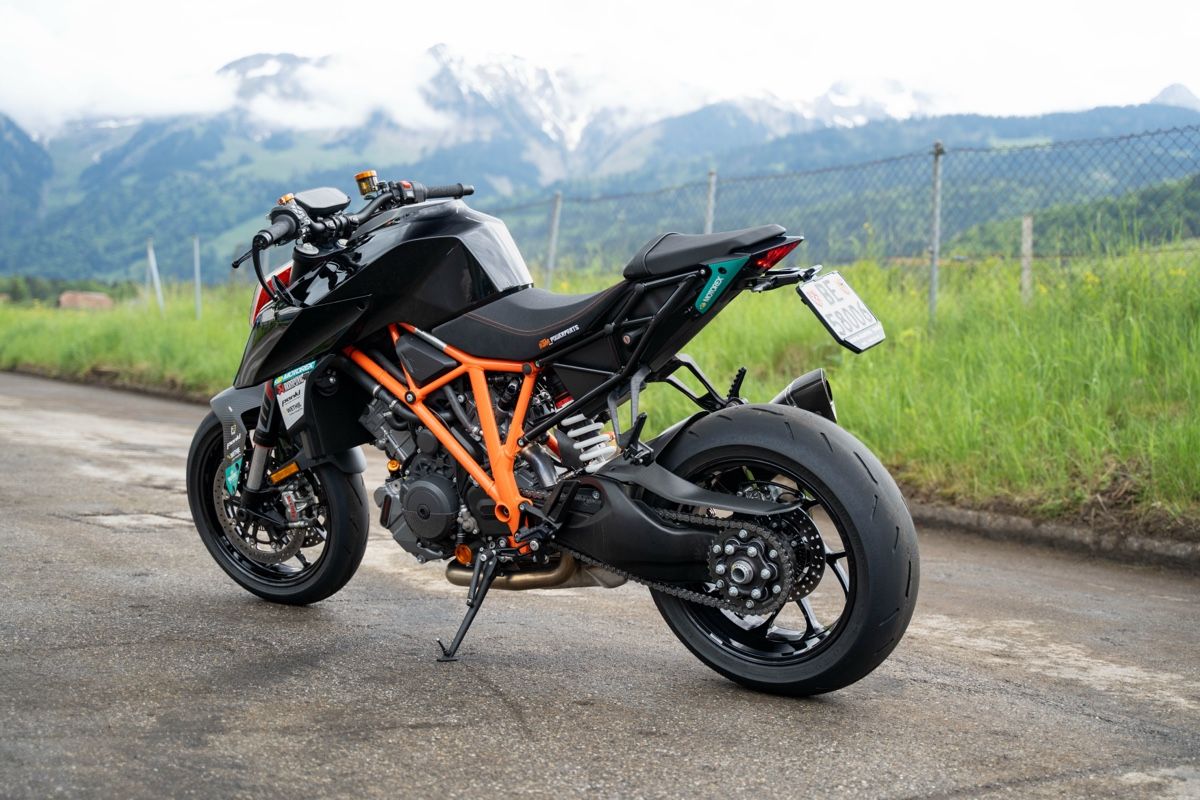 KTM Strada: KTM SuperDuke 1290r – Usato da Wattenwil venduto da die_6fz2 1