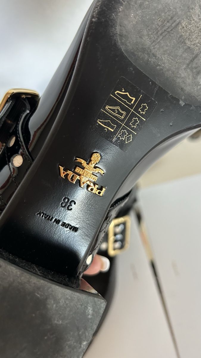 Prada Scarpe da donna: Chaussures Prada Mary Jane vernies taille 38 – Usato da Arzier-Le Muids venduto da kaczuszka 3