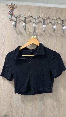 Crop top côtelé noir, parfait pour l'automne, taille M