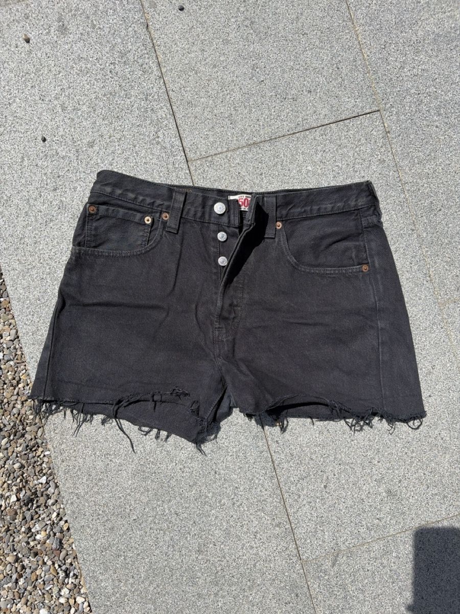 Levi's Jeans: Levi Shorts 501schwarz – Usato da Zürich venduto da jeffrey8 1