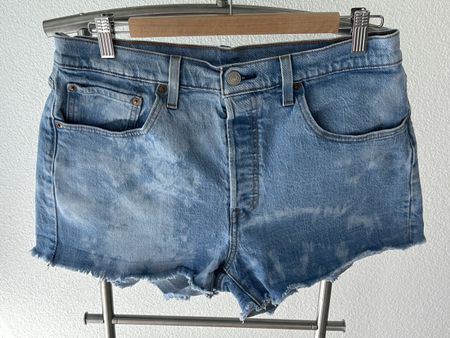 Levi's 501 denim shorts bleached, summer vibes, W31☀️