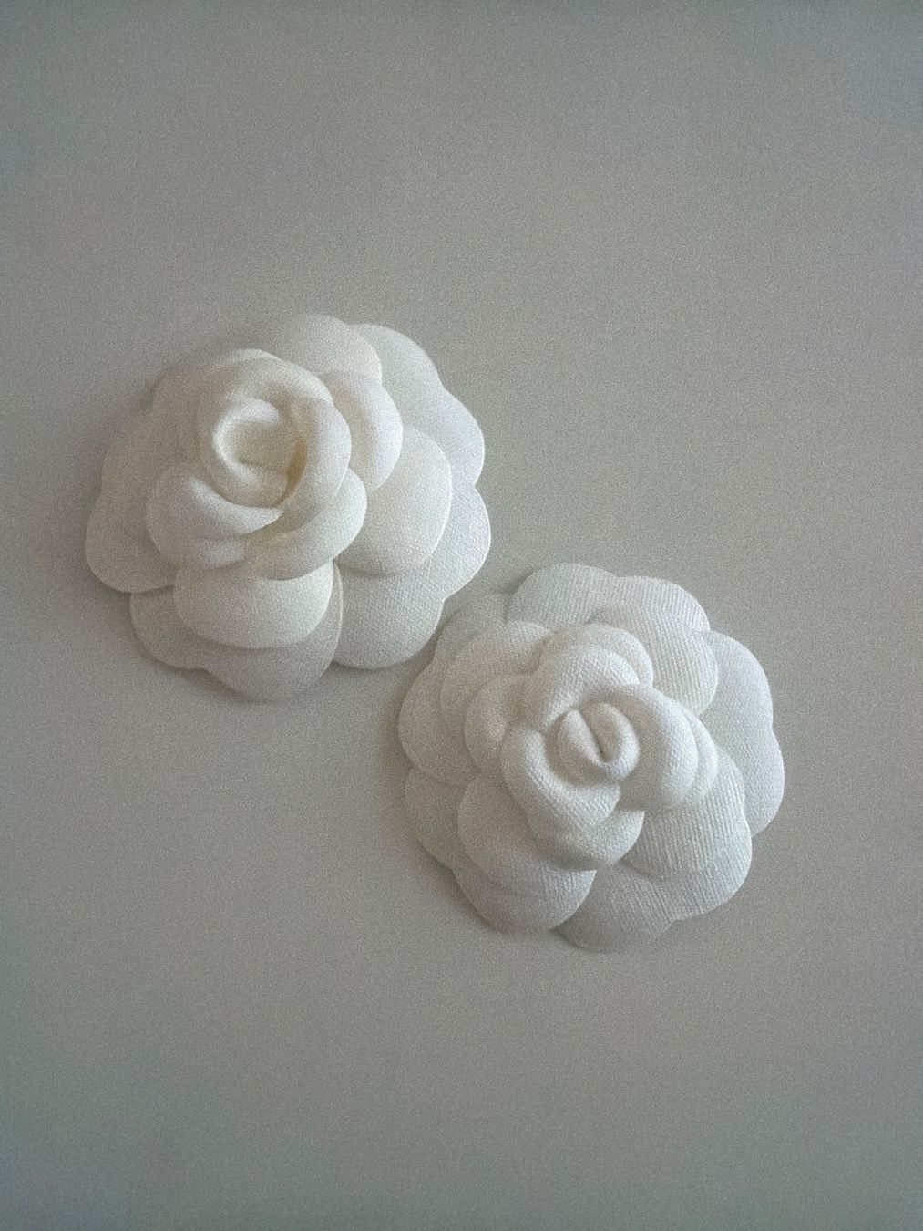Tutte le decorazioni: Chanel Camelia Blumen (alte Version) – Nuovo (secondo la descrizione) da Solothurn venduto da Vintage87