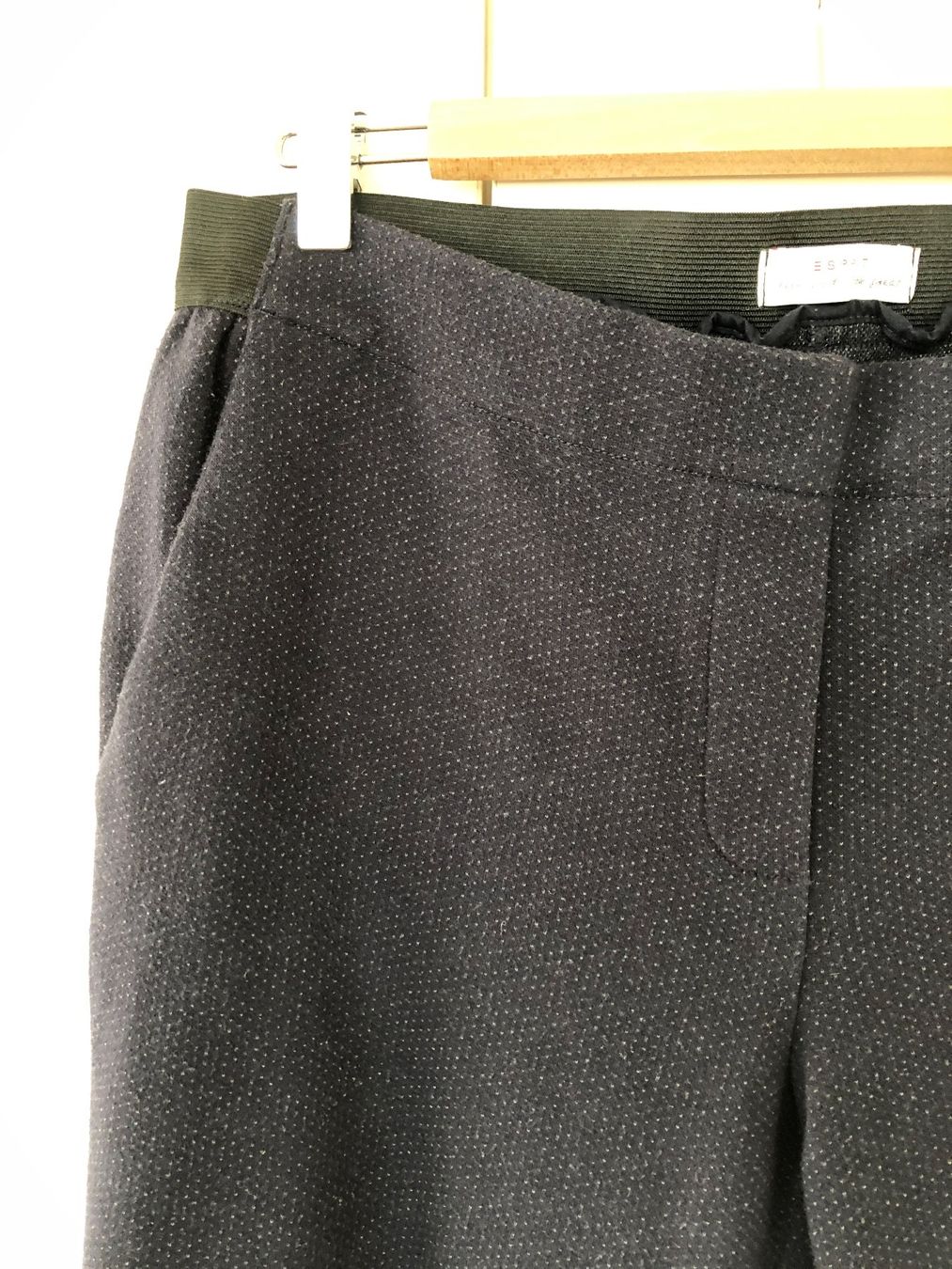 Esprit Pantaloni: Dunkelblaue Joggpant – Usato da Buchs SG venduto da Vrenilein