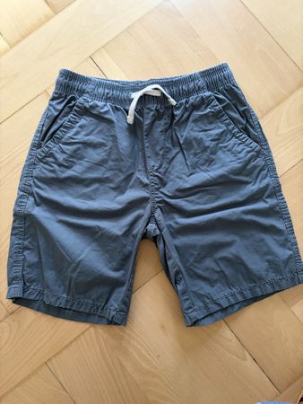 Short gris, taille 128 - 8 ans