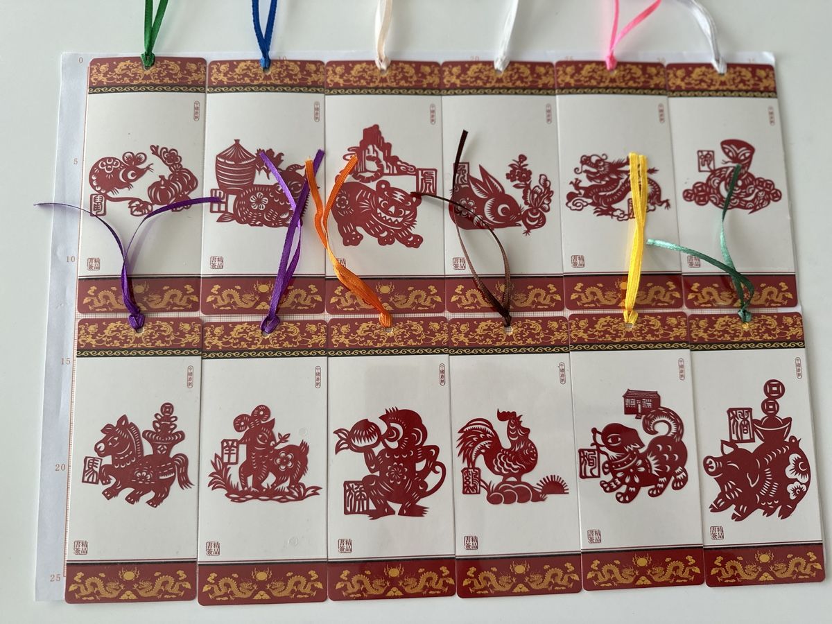 Altre raccolte & rarità: 12 Chinese Zodiac Bookmarks Set – Nuovo (secondo la descrizione) da Gattikon venduto da Sarahs_Schatzkammer