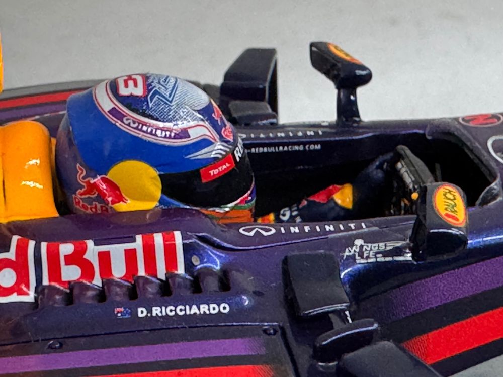 Red Bull RB10 D. Riccardo winner GP Canada 2014 Spark 1:18 (Neu (gemäss ...