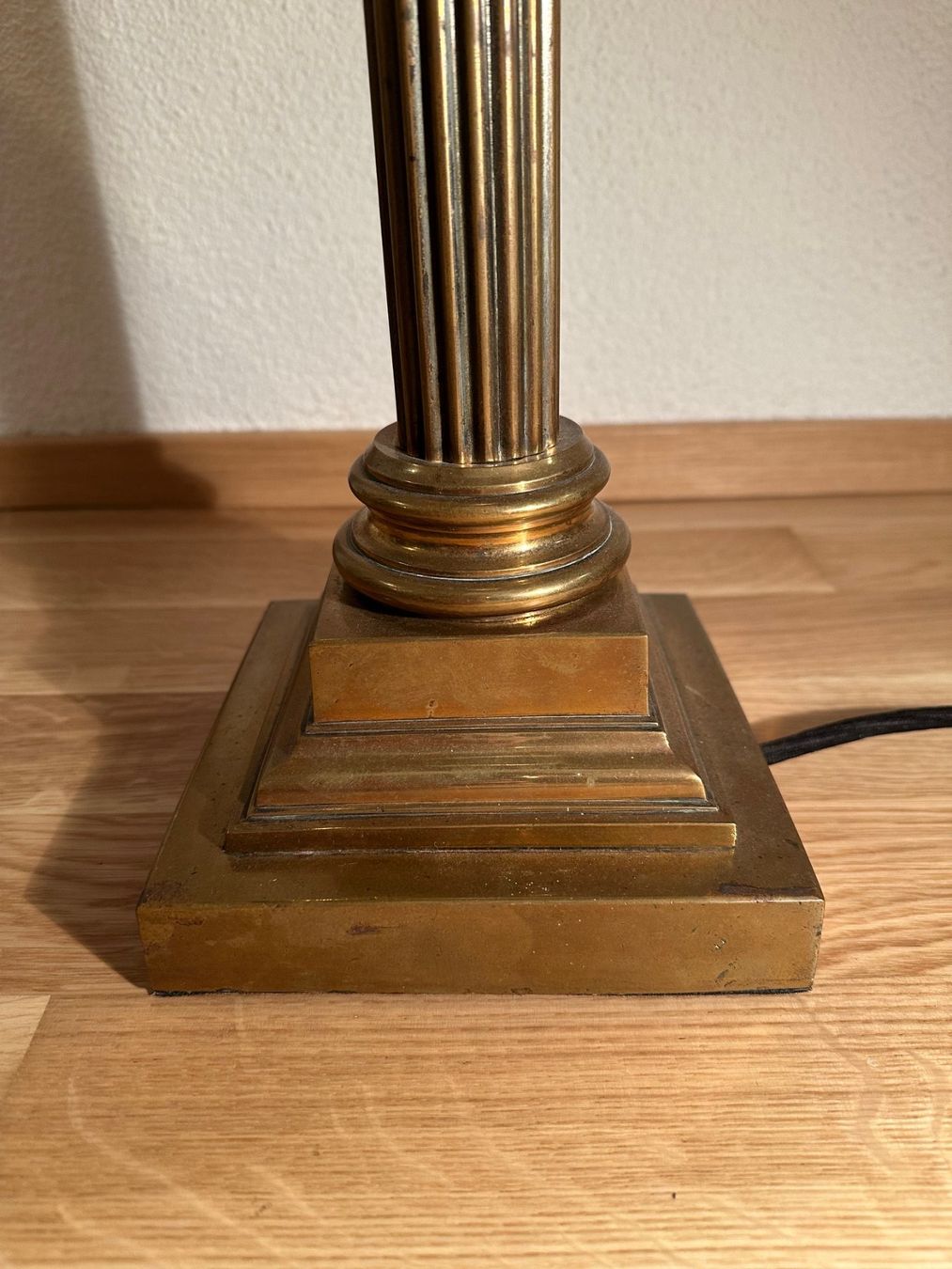 Lampade: Viktorianische Säulen-Tischlampe aus Messing – Usato da Luzern venduto da Fabian_Ni 7