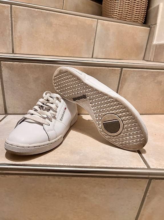 Scarpe da donna: Freizeitschuh Reebok Leder Gr. 37/1/2 – Usato da Saland venduto da Marejo 2