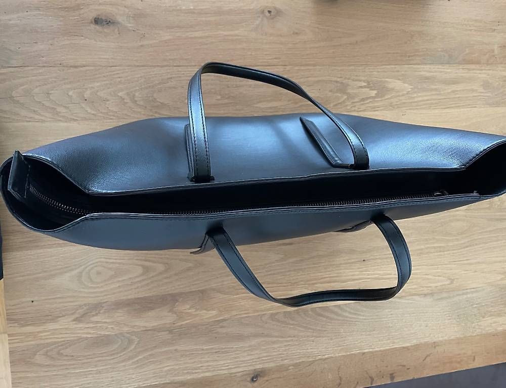 DKNY Taschen für Damen: DKNY Shopper schwarz Leder – Gebraucht aus Schlieren von All_you_need 1