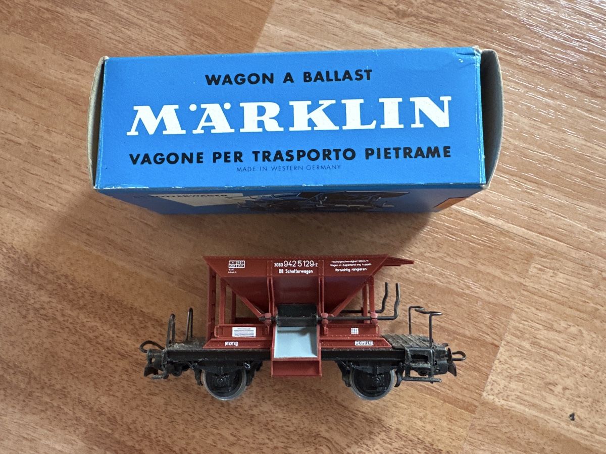 Märklin Modellini di ferrovie: Märklin Schotterwagen 4610 – Usato da St. Gallen venduto da mai_2lcj 1