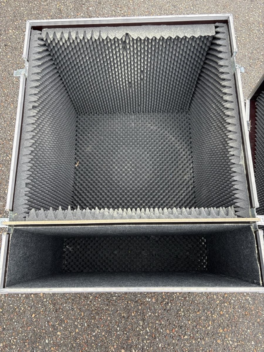 Caisses de transport: Flightcase mit Räder – D'occasion à Lützelflüh-Goldbach par Deiv4 3