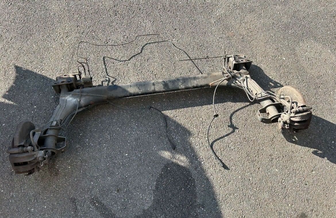 Volkswagen Alle Autoersatzteile: Essieu VW golf 3  – Gebraucht aus Muraz (Collombey) von Wolfdog1978 3