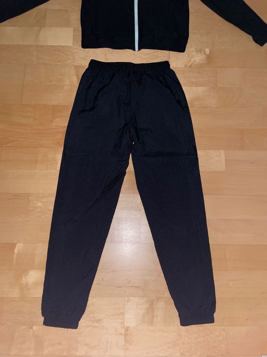 Nike Completi: Nike Tracksuit schwarz Gr. S – Nuovo (secondo la descrizione) da Steffisburg venduto da cschuerch01 8
