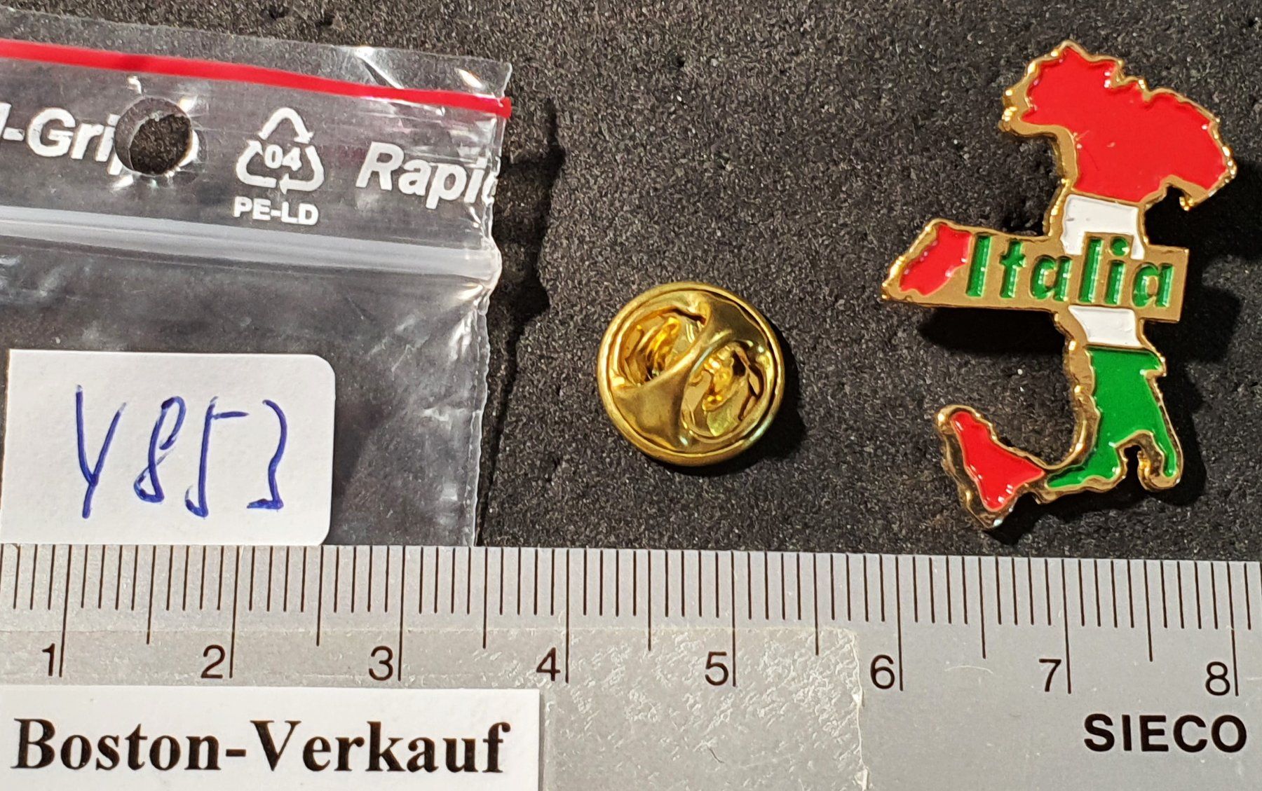 Plaketten & Abzeichen: Y853 - Pin Italia  Italien – Gebraucht aus Reinach BL von Boston-Verkauf 1