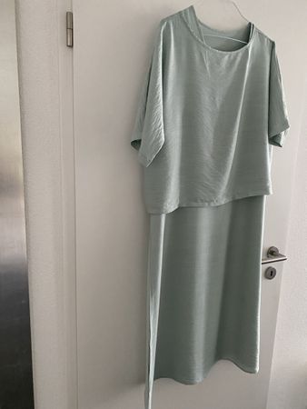 2- teiliges Sommerliches,lindengrünes Kleid, Grösse 50, neu