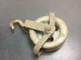 Alte gebrauchte Vintage Seilrolle für Deko