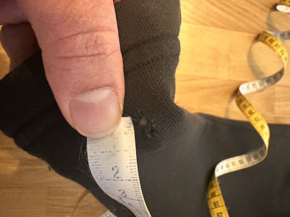 Puma Pantaloni: Schwarze Puma Trainingshose Gr. M – Usato da Erlinsbach SO venduto da dikaan 6
