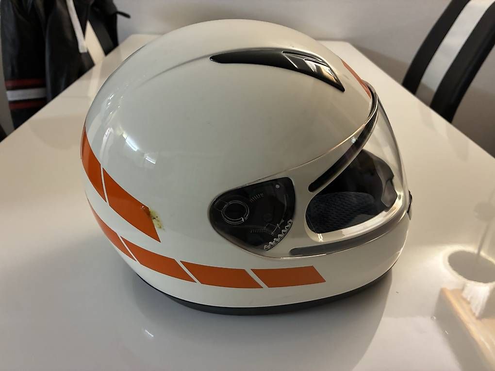 Helme & Visiere: Militär Motorradhelm – Gebraucht aus Samedan von Hedi306