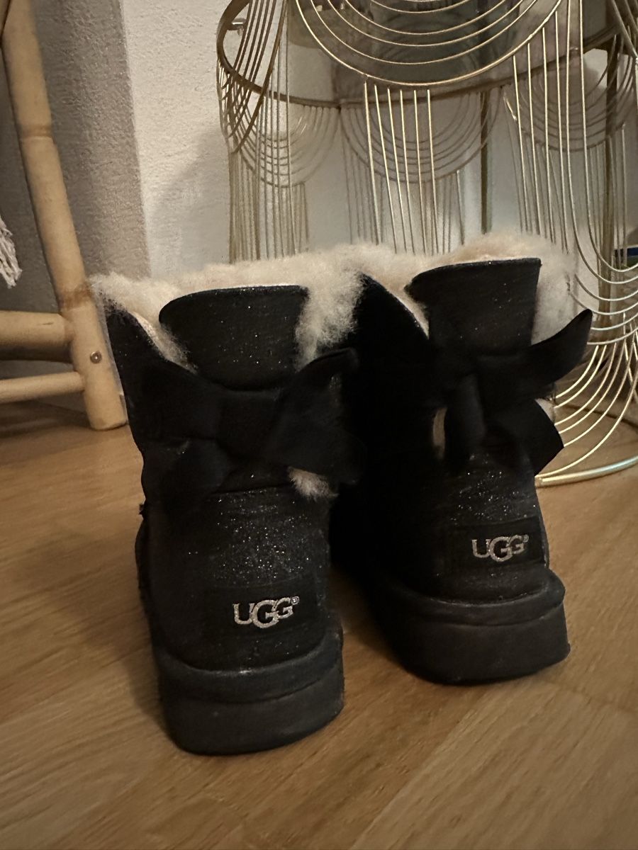 Ugg Damenschuhe: Ugg Boots – Gebraucht aus Bülach von lin_2s68