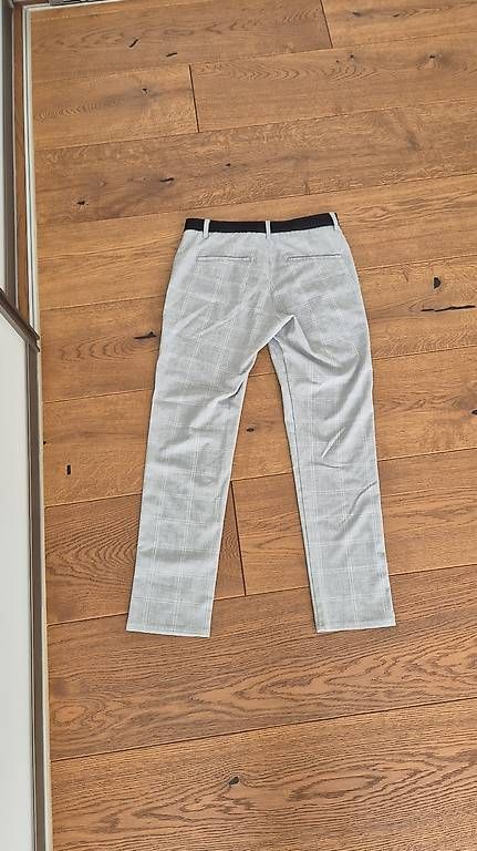 Pantalons: Hose neuwertig – D'occasion à Busswil TG par one123