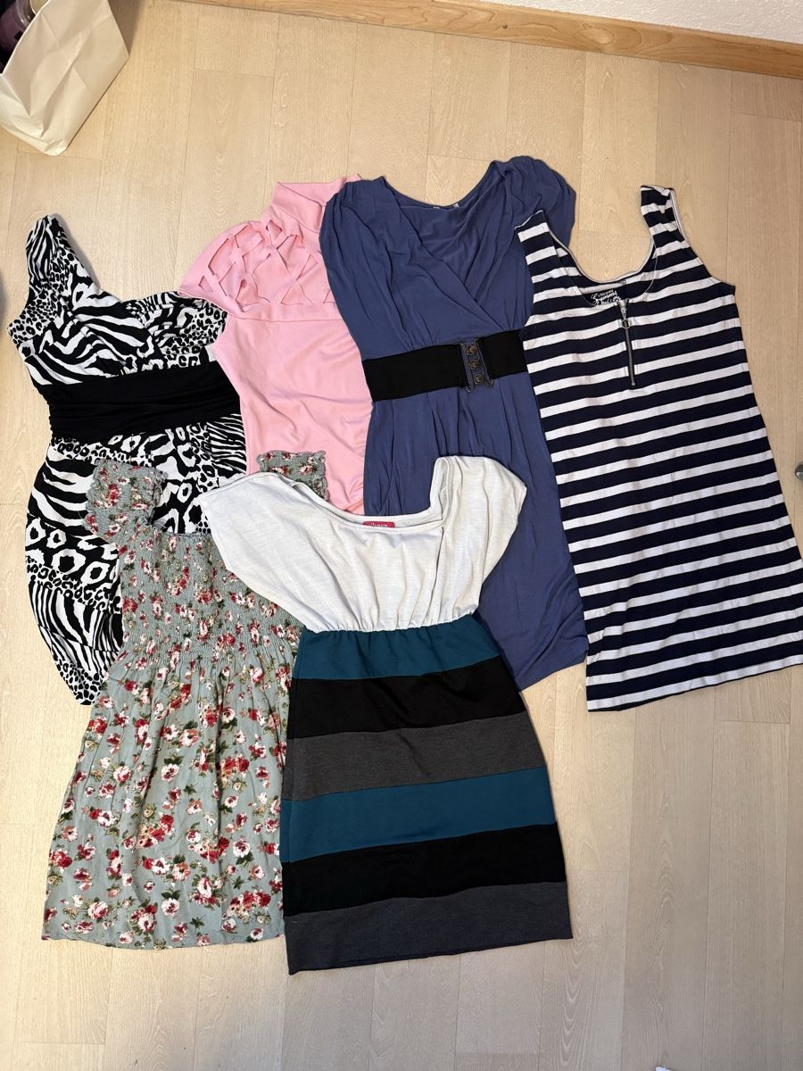 Lotti di vestiti: Minidress Paket Grösse S-M – Usato da Bönigen venduto da nay_w9nv