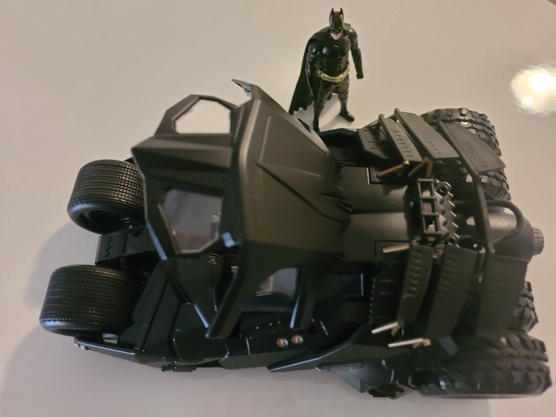 Jada Toys Modellautos: Jada Batman- The Dark Knight 1:24 LED- Leuchten mit Vitrine! – Neu (gemäss Beschreibung) aus Buchs AG von Hifinico 3