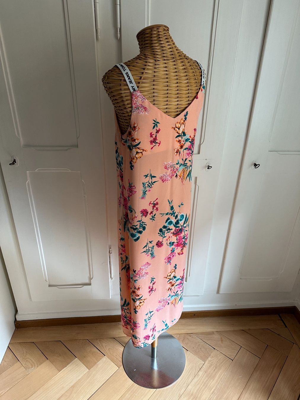 Tommy Hilfiger Vestiti: TOMMY JEANS - Kleid rosa geblümt S – Usato da Zürich venduto da Diazaio 2