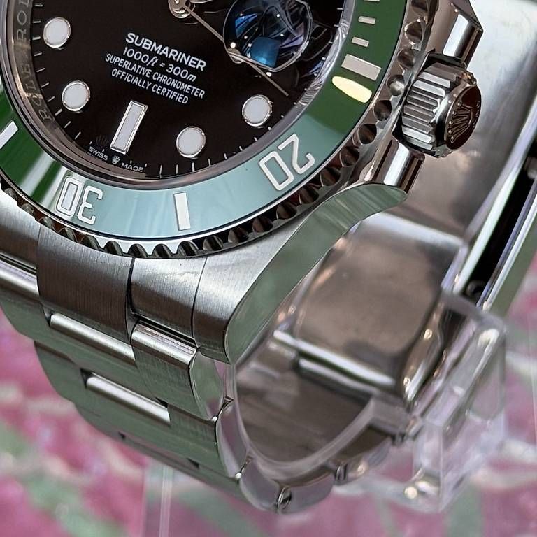 Orologi: Rolex Submariner "Starbucks MKII" 126610LV – Usato da Genève venduto da minty.watches 4