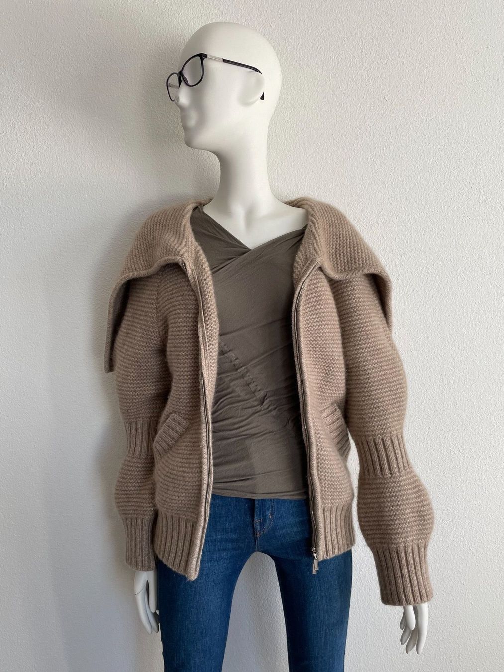 Chanel Pullover & Sweatshirts: Chanel Strickjacke – Neu (gemäss Beschreibung) aus Winterthur von 19.19 1