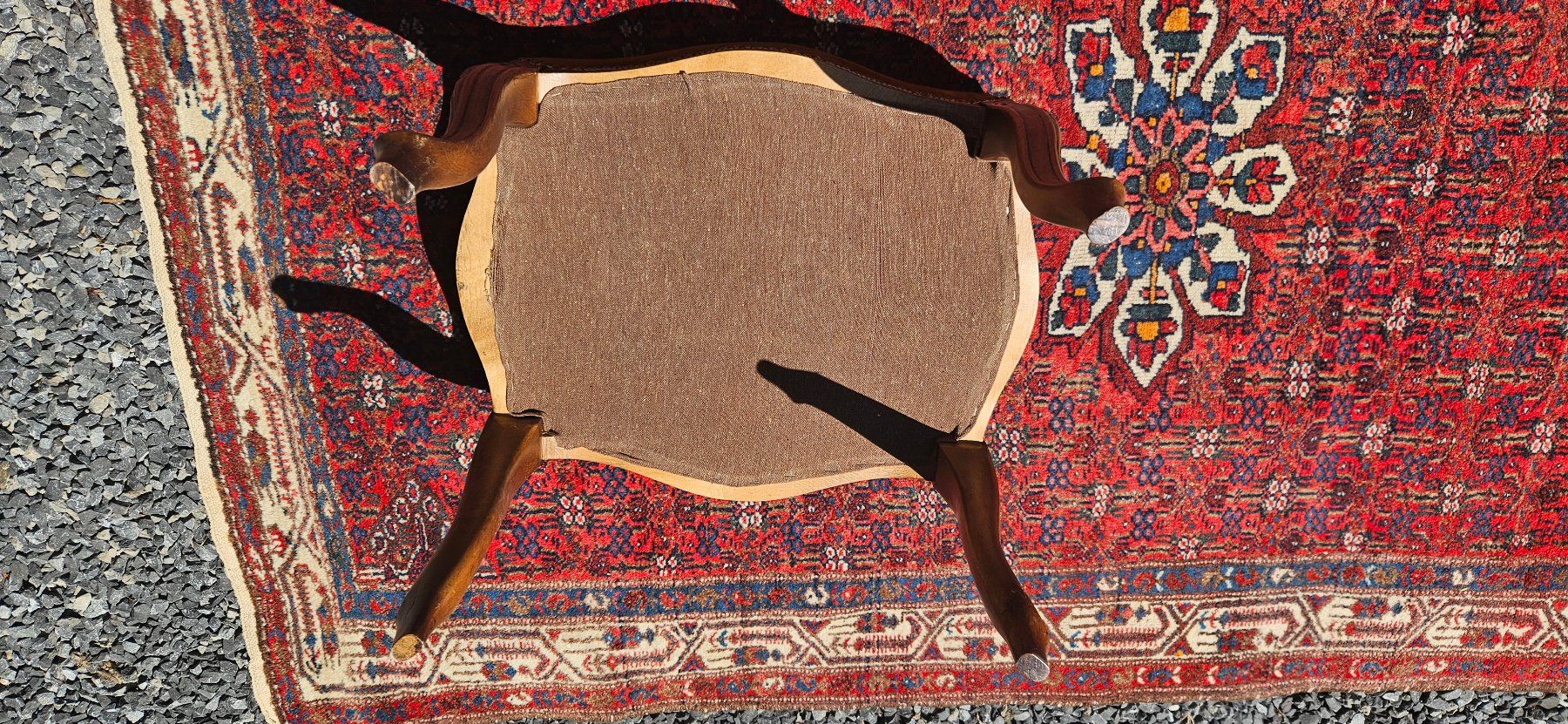Hocker: Antiker Hocker – Gebraucht aus Walchwil von Shells1 3