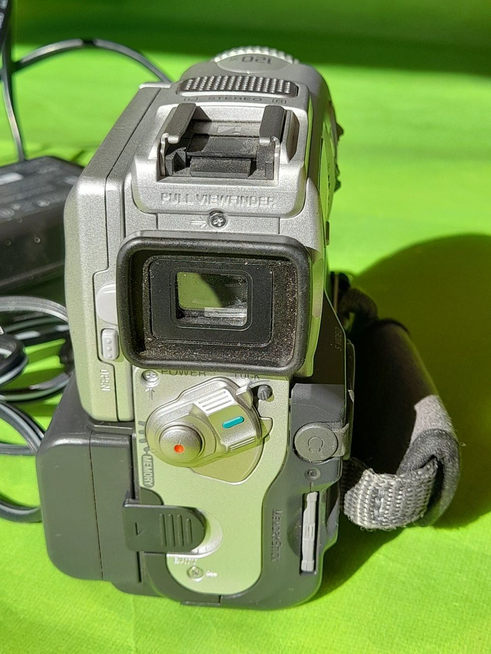 Sony Videocamere: Vintage Sony Handycam – Difettoso da Aeschi b.Spiez venduto da 52__yhr6 3