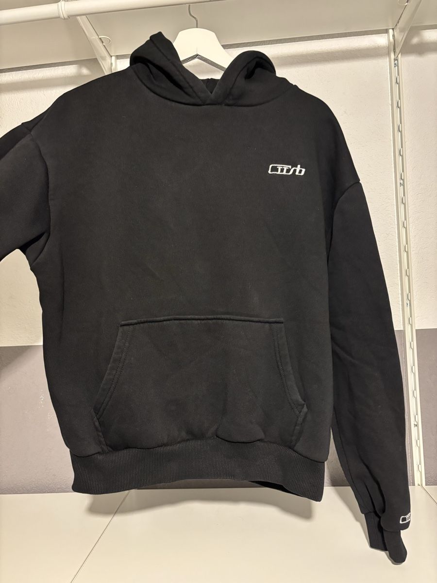 Maglioni & Felpe: CusbClo Hoodie – Usato da Küttigen venduto da Hedimia