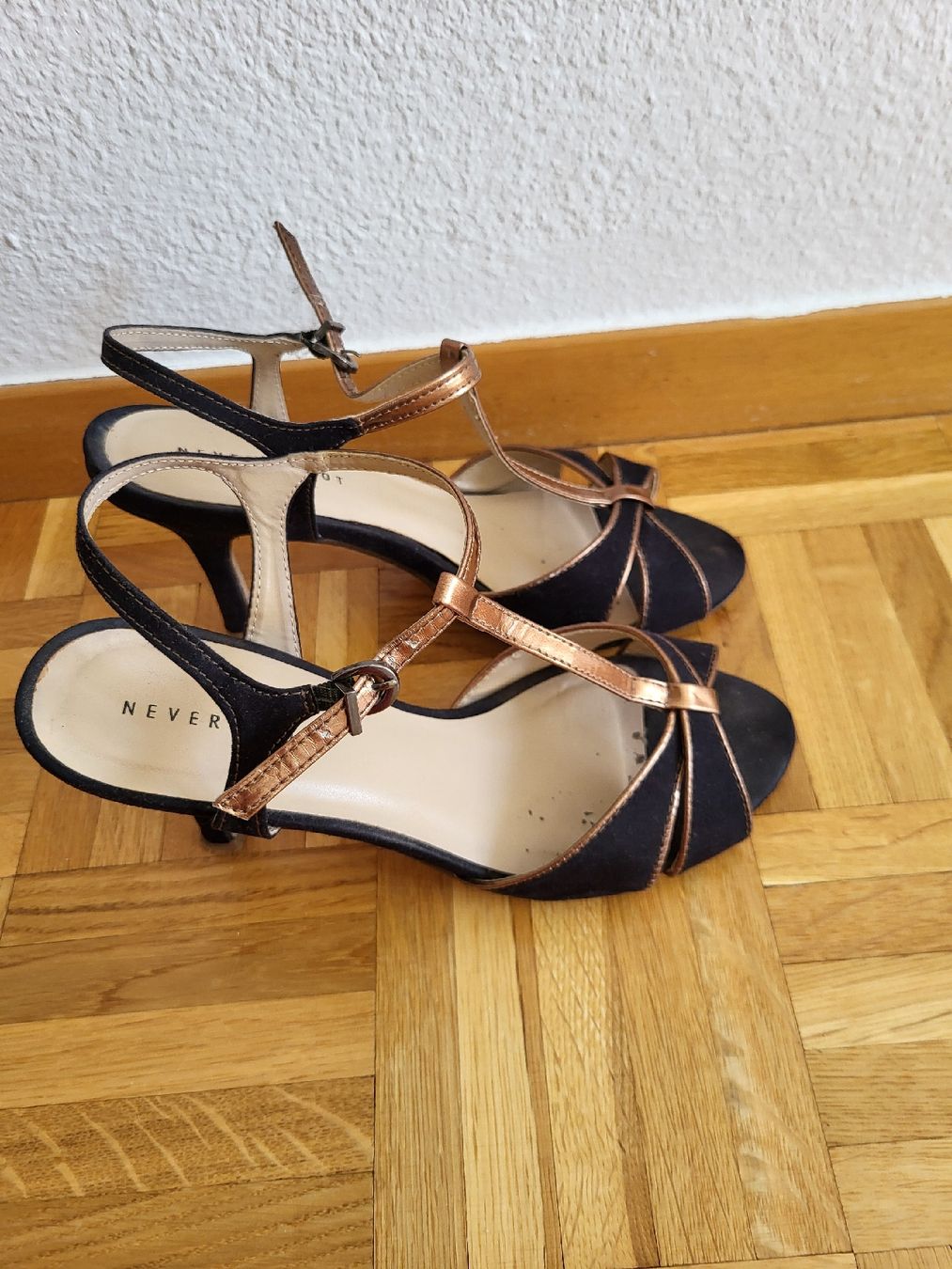 Scarpe da donna: Schwarze Schuhe Sandalen – Nuovo (secondo la descrizione) da Pully venduto da MiaJune 2