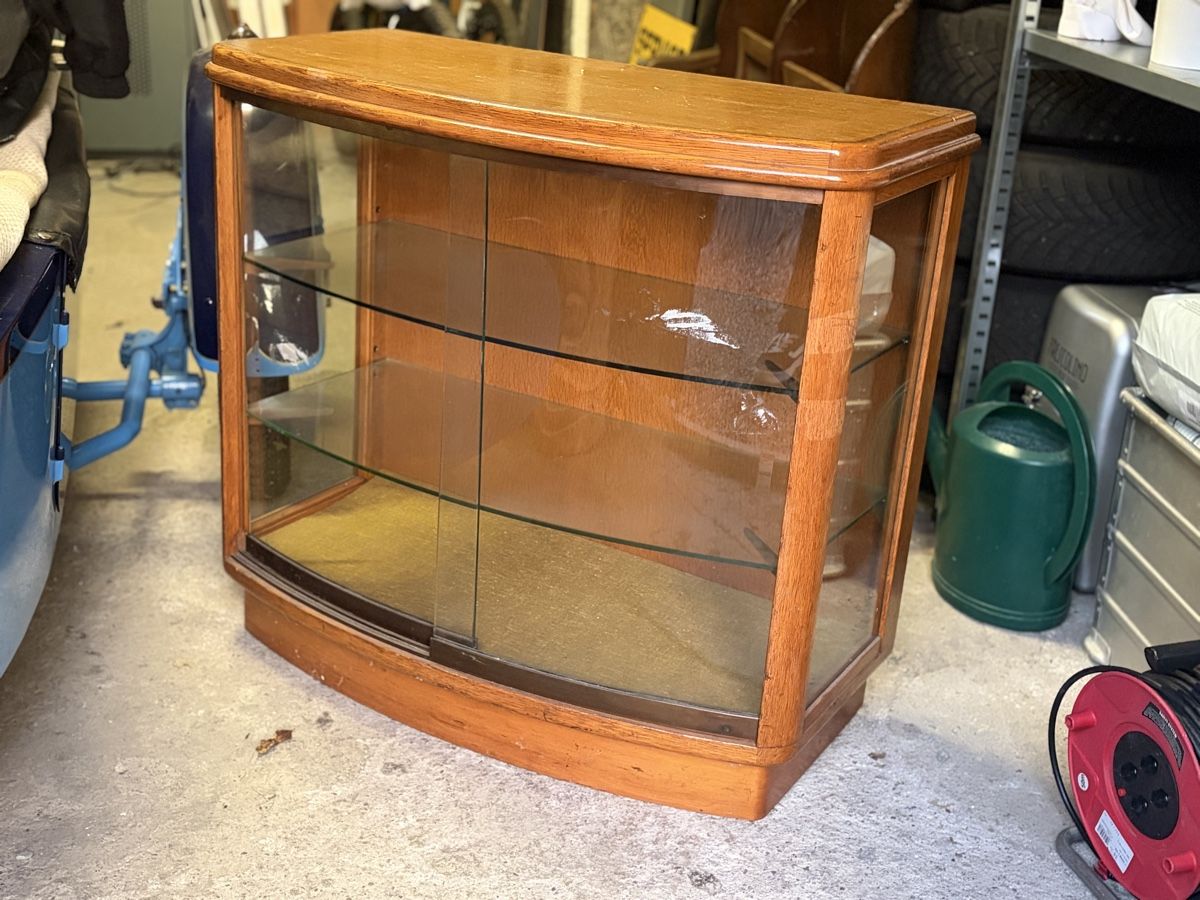 Vitrines: Vintage Vitrine – D'occasion à Meilen par Gempi