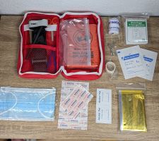 Trousse de secours complète 14 Pièces - Camping & Voiture