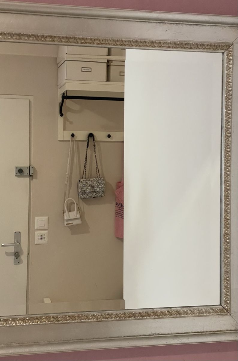 Ikea Miroirs: Miroir argenté décoratif – D'occasion à Les Avanchets par Michellinette 1