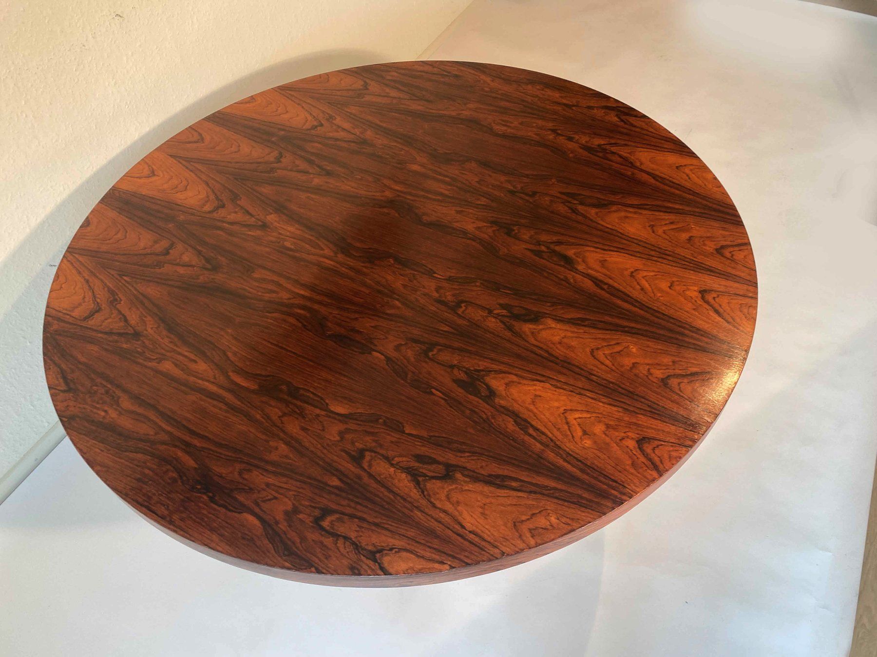 Tulip Tavoli: Midcentury Rosewood Coffee Table – Usato da Beringen venduto da Kultgut 7