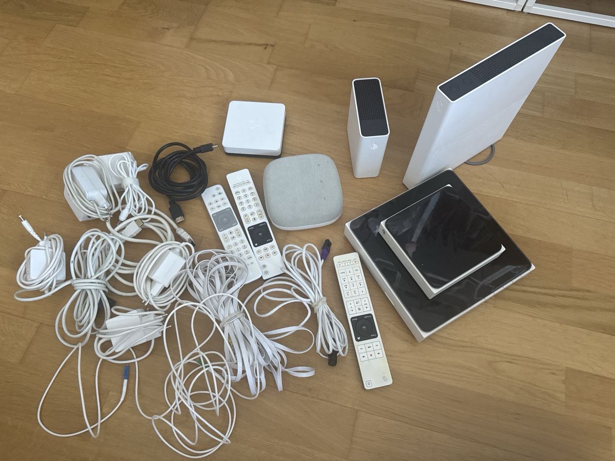 Swisscom Modem & Router: Lot complet Swisscom TV & Internet – Usato da Nidau venduto da ine_g6fj