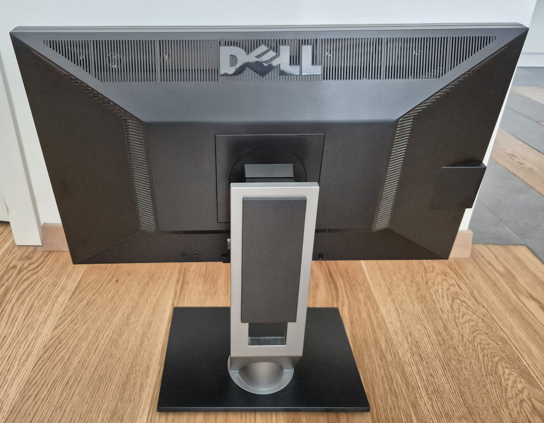 Dell Ecrans: Écran Dell U2311H – D'occasion à Genève par Chris044 1