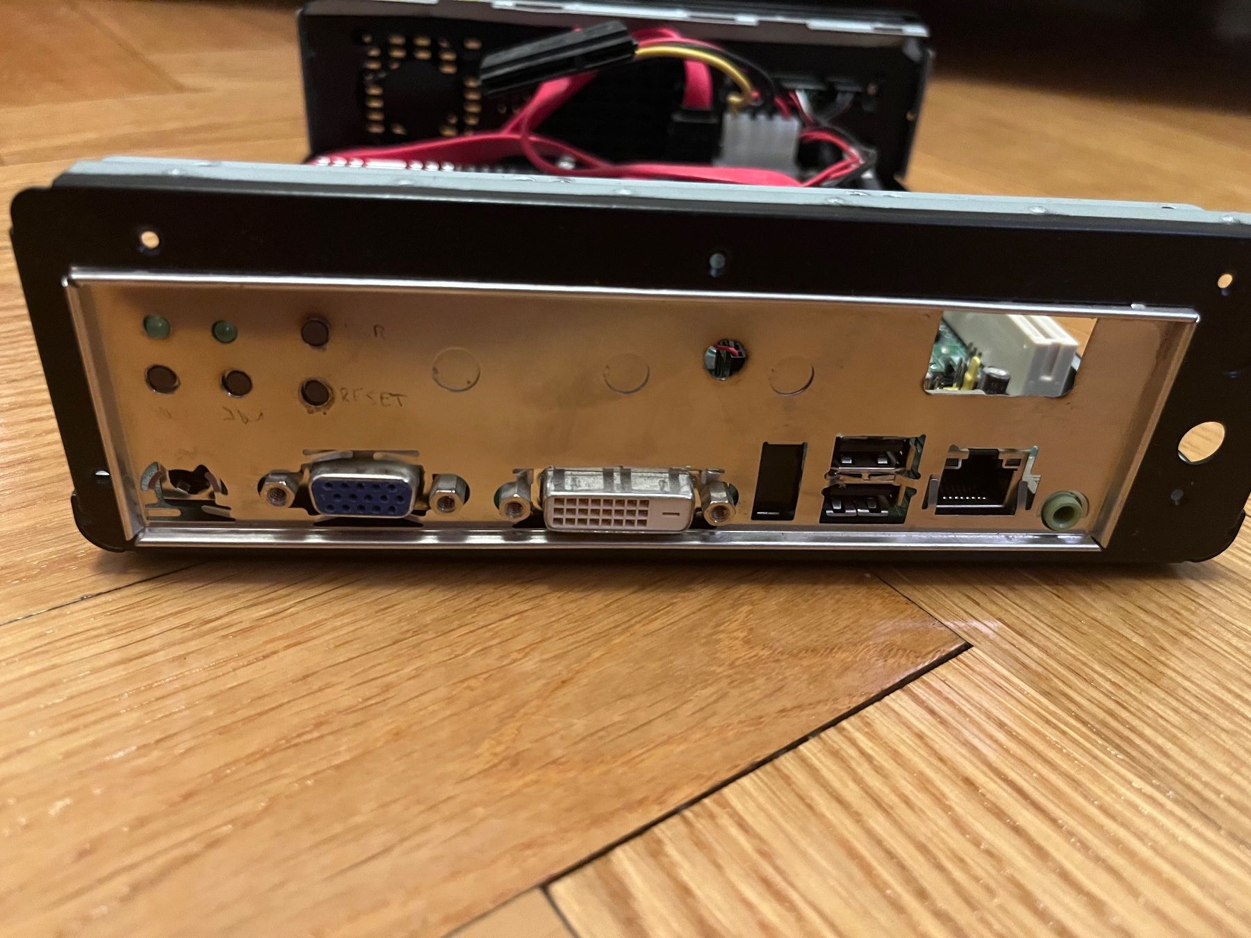 PCs: Mini PC Intel Atom N270 1.6 GHz 2GB RAM DVI VGA USB LAN – Gebraucht aus Lausanne von val-sav 2