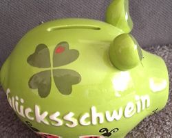 Frühlingsfrisches Glücksschwein - Spardose für dein Budget!