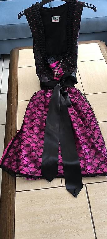 Kleider: wunderschönes knielanges Dirndl mit Bluse – Gebraucht aus Dürrenäsch von Doris041 2