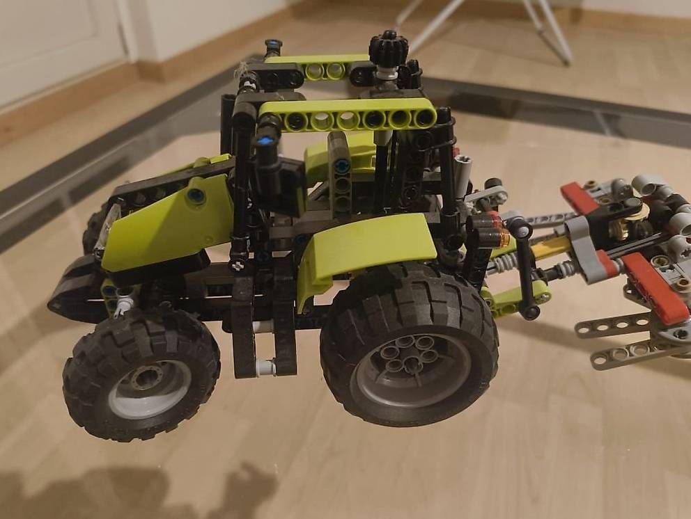 Jouets: LEGO Technic 9393, mit LEGO Technic 9390 – D'occasion à Worben par tob_2c6h 1