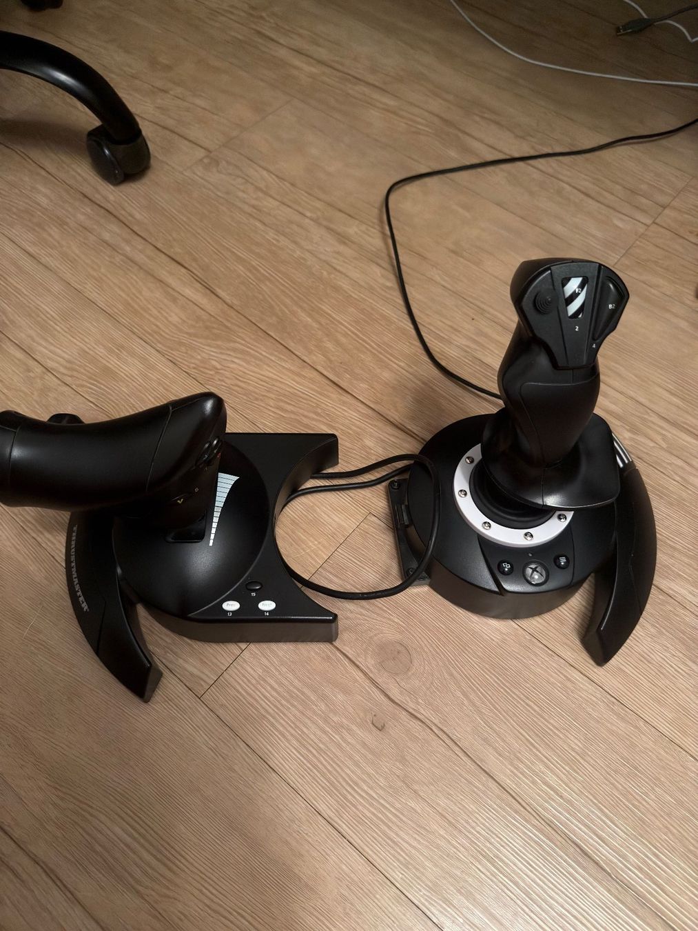 Thrustmaster Controller: Thrustmaster T.Flight Hotas One ( Xbox One, Series / PC) – Usato da Uzwil venduto da Kristof_77 1