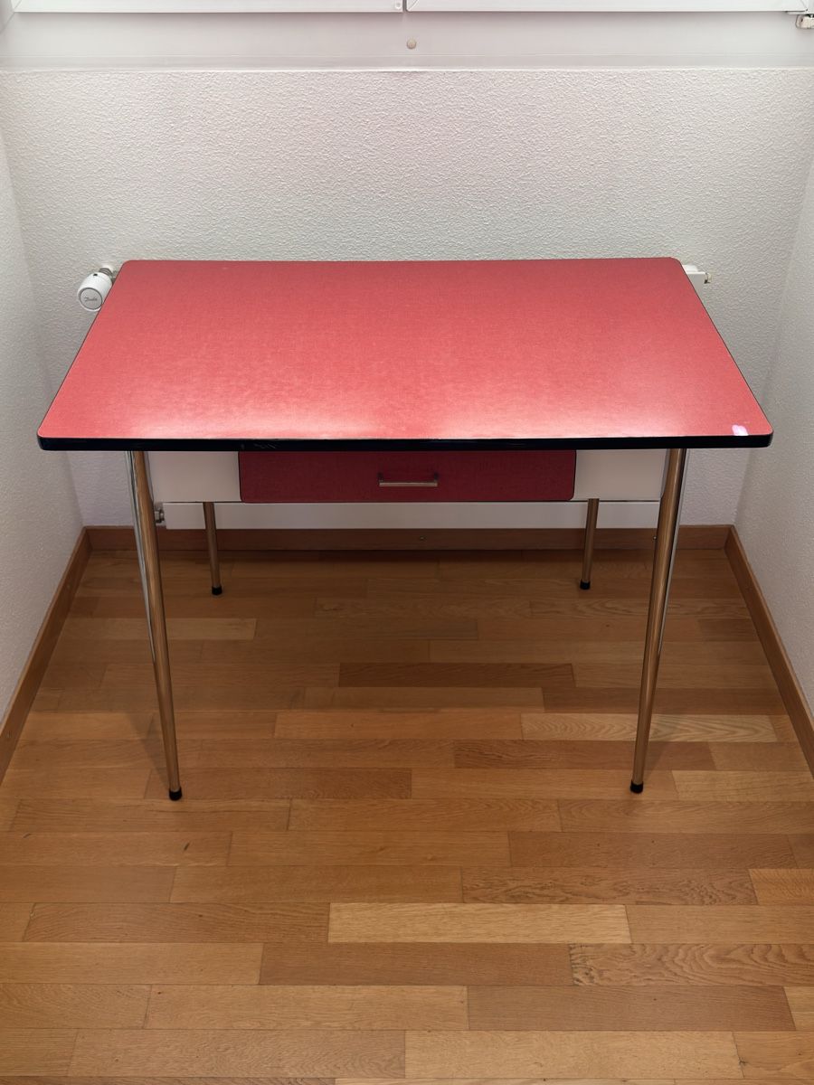 Schreibtische: Kelko Küchentisch rot & Stuhl grau / Vintage 60er – Gebraucht aus Zürich von benshume 1